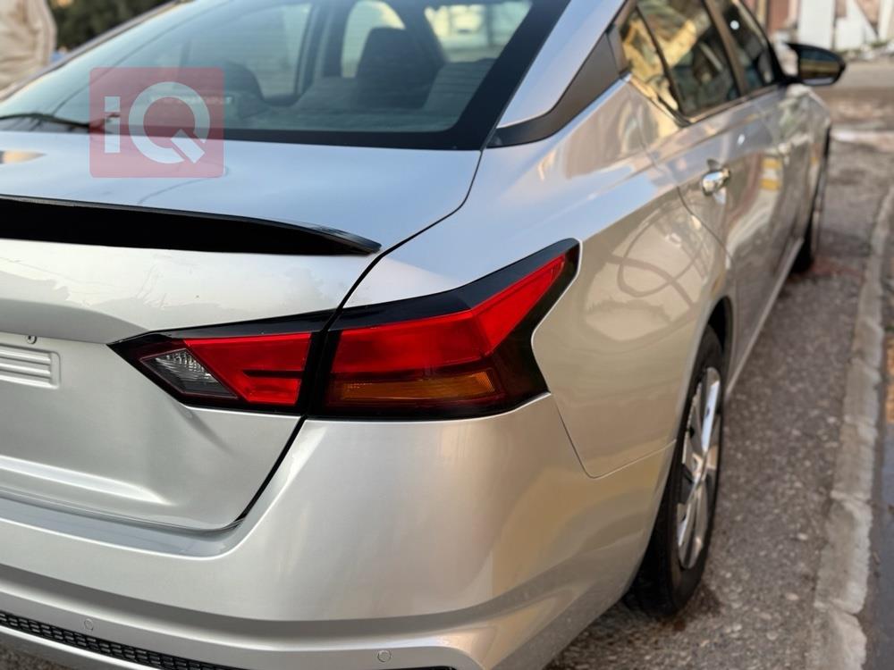 نيسان ألتيما